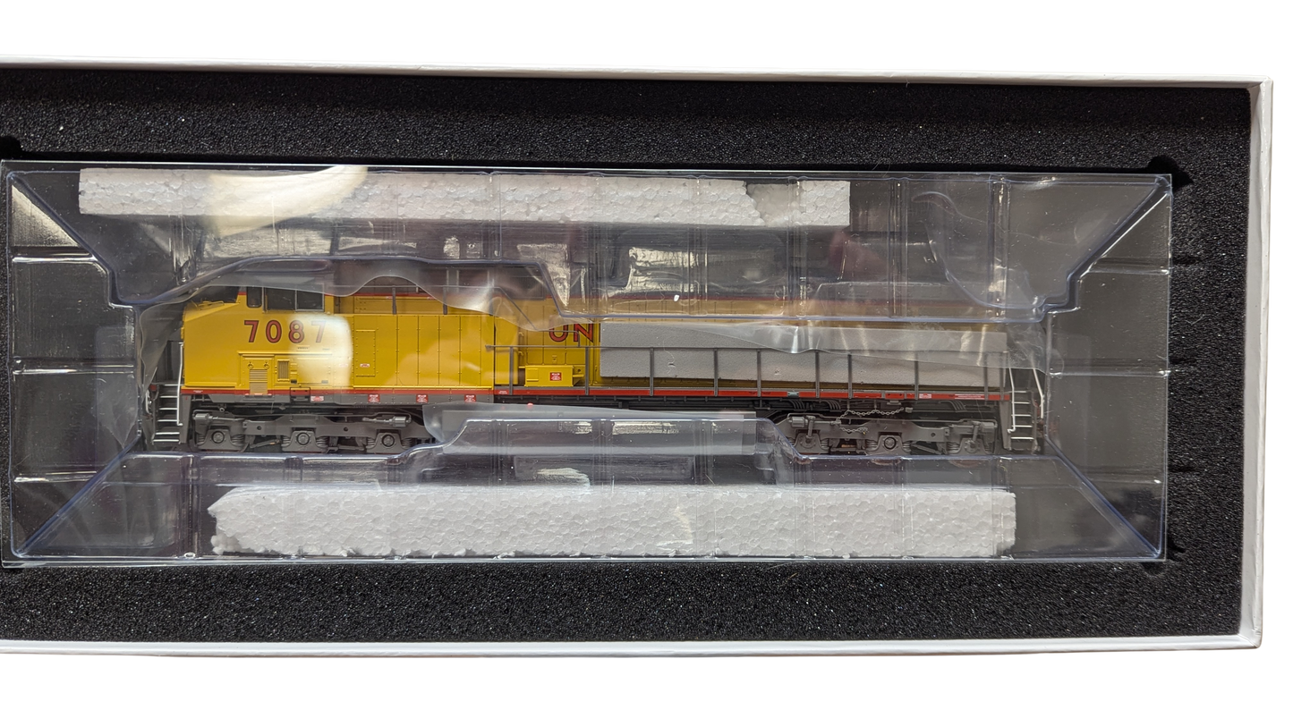 Rivet Counter HO Scale GE AC4400CW, Union Pacific/Red Sill Stripe - Rental