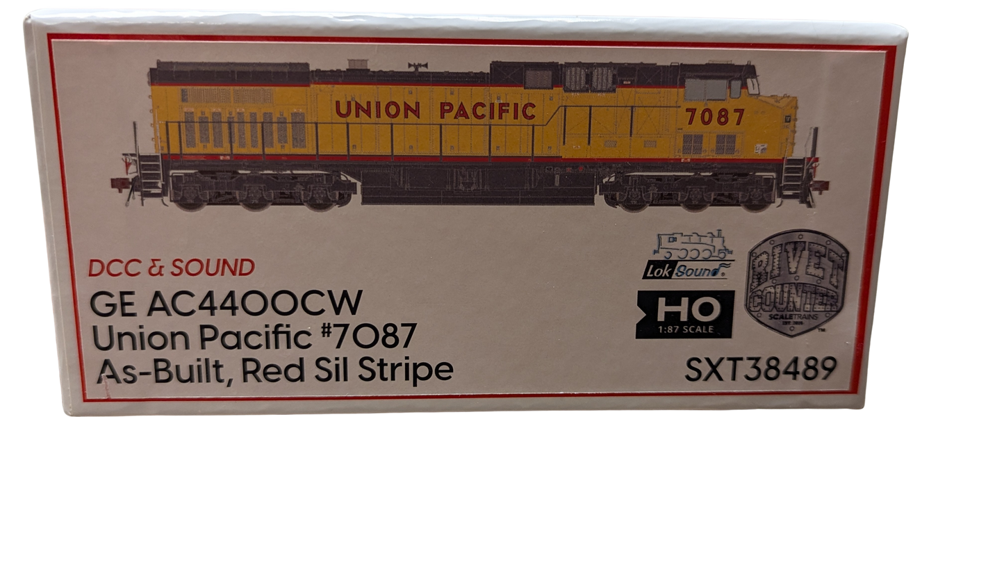 Rivet Counter HO Scale GE AC4400CW, Union Pacific/Red Sill Stripe - Rental