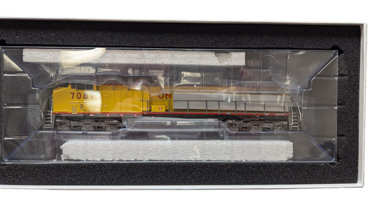 Rivet Counter HO Scale GE AC4400CW, Union Pacific/Red Sill Stripe - Rental