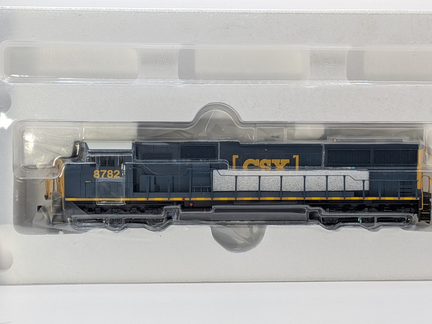 Walthers 910-9707 HO CSX EMD SD60M Standard DC #8782